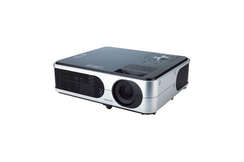 PROYECTOR TOSHIBA  TLPXD 2000L HD USADO
