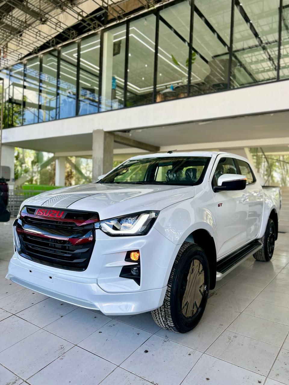 ISUZU DMAX LS 3.0L 2 CABINA 2025 BLANCO