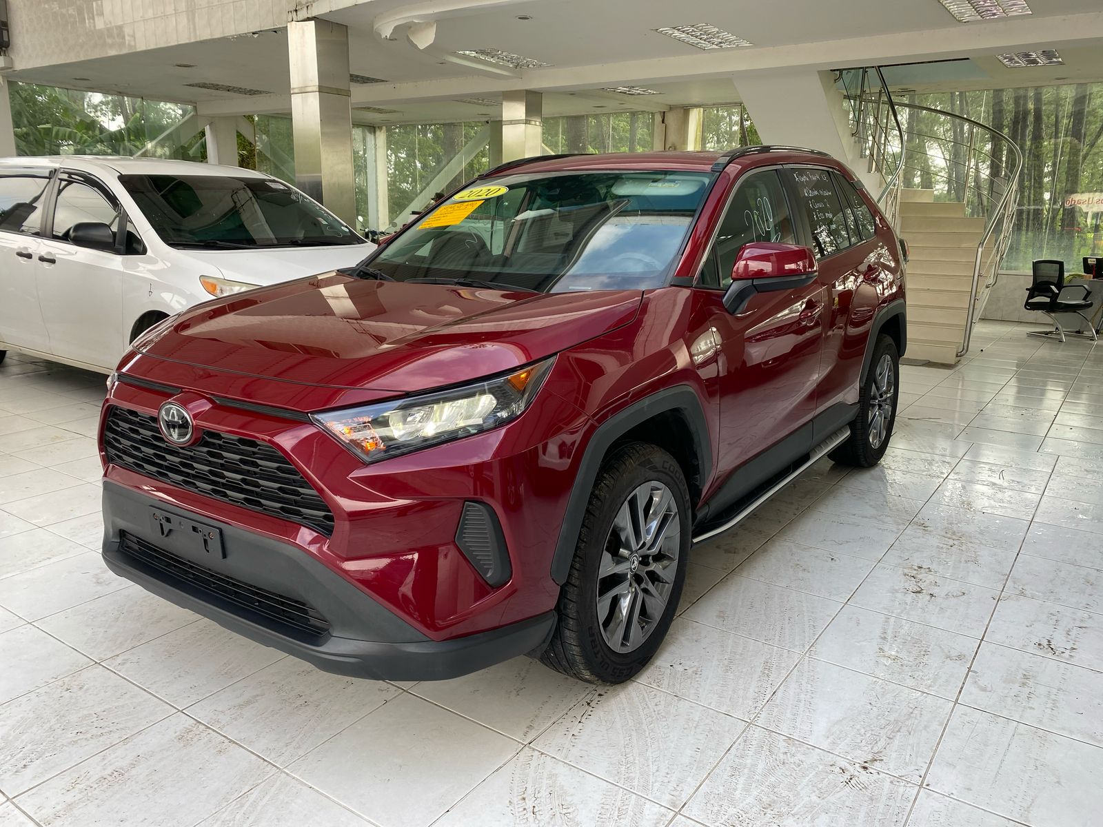 TOYOTA RAV4 LE 2020 ROJO