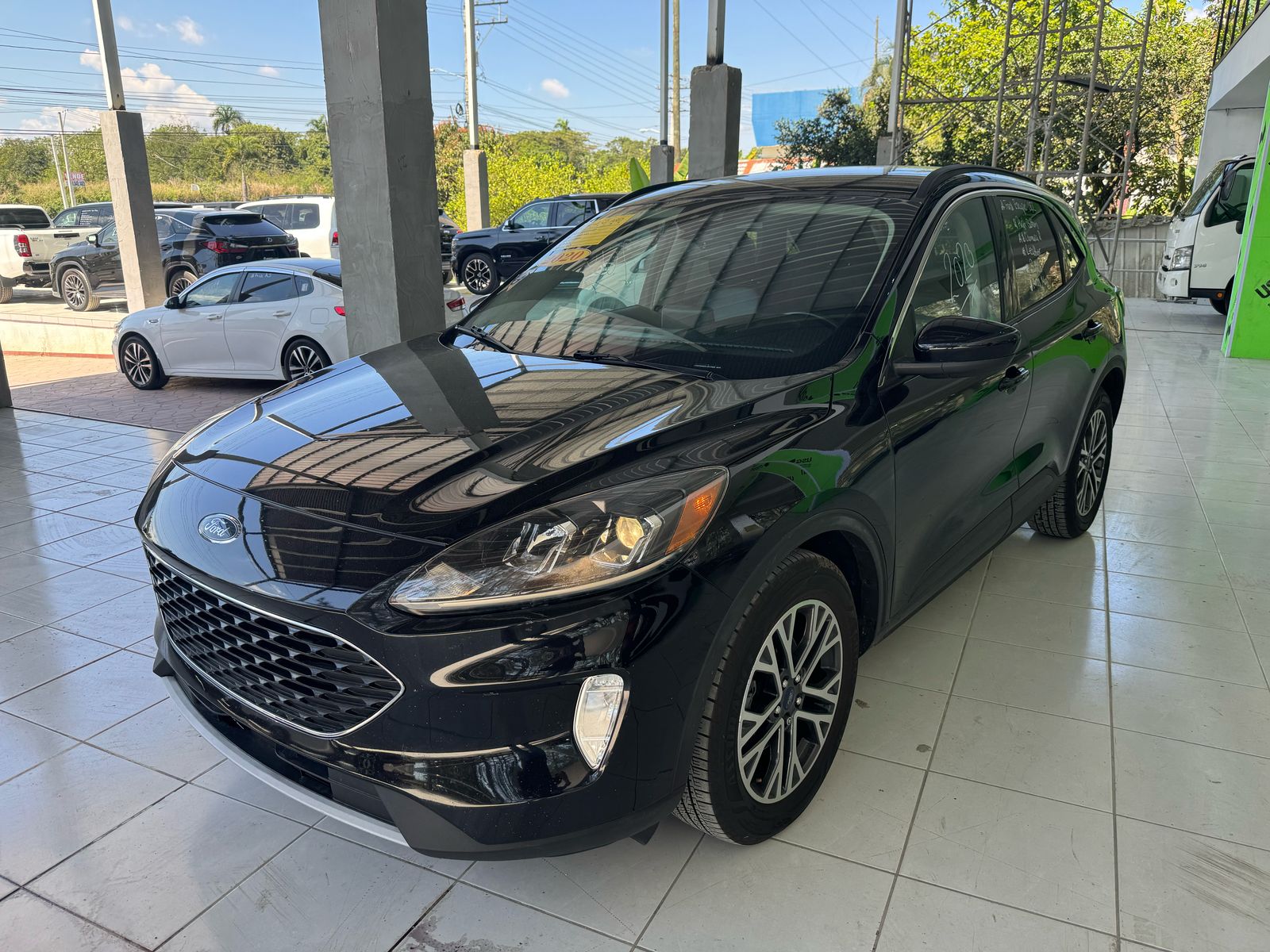 FORD ESCAPE SEL 2020 NEGRO