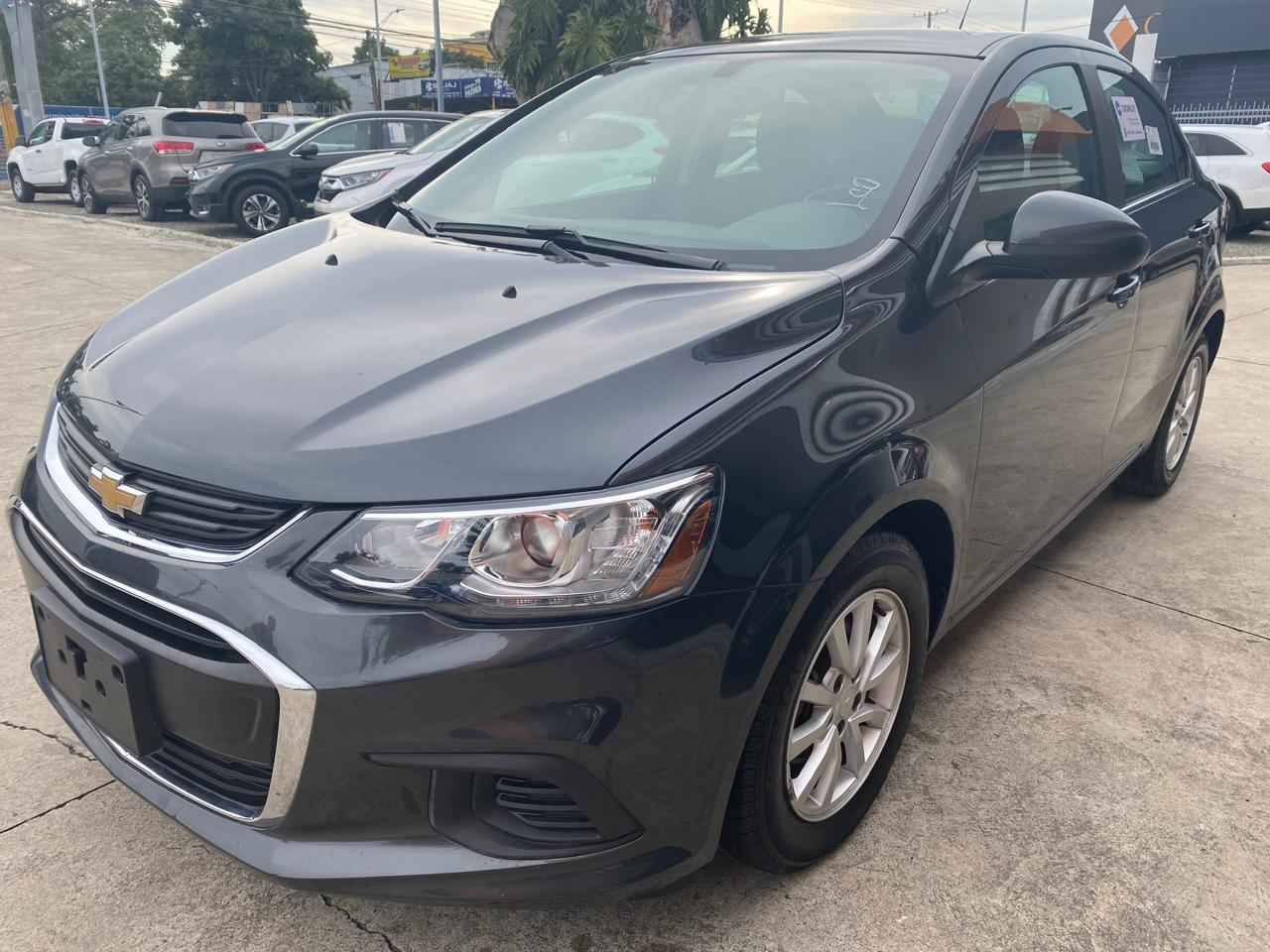 Chevrolet Sonic Gris Oscuro 2019