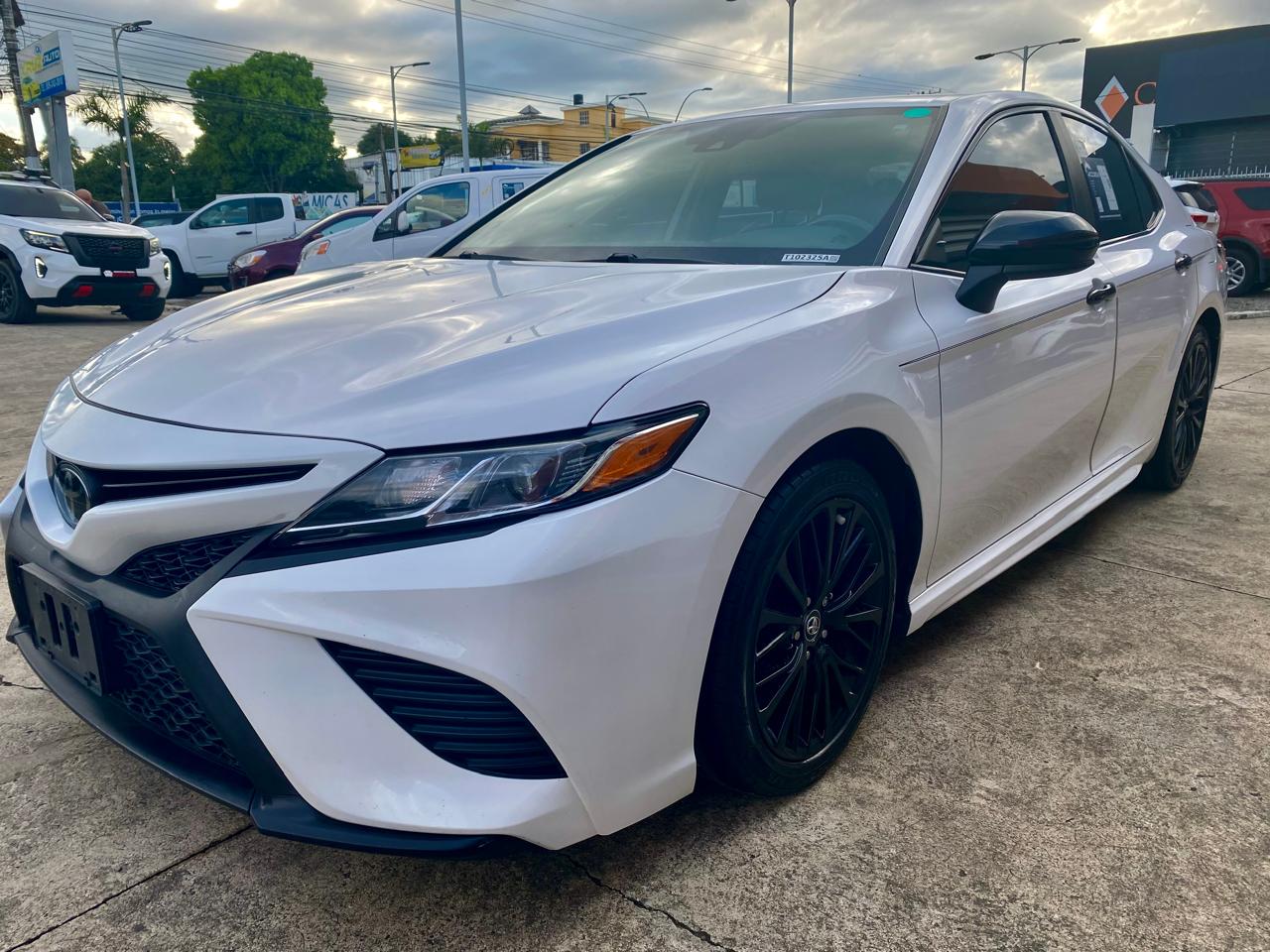 Toyota Camry Se 2019 Blanco