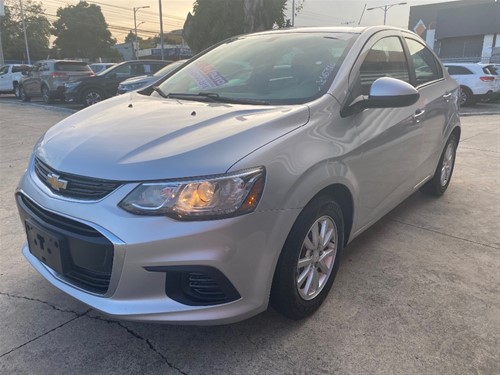 Chevrolet Sonic Gris Plata 2017