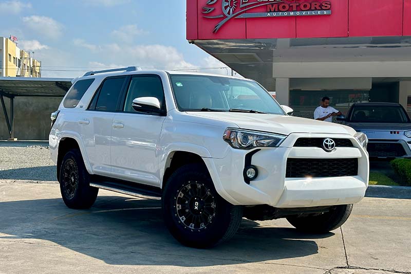 Toyota 4 Runner SR5 2016